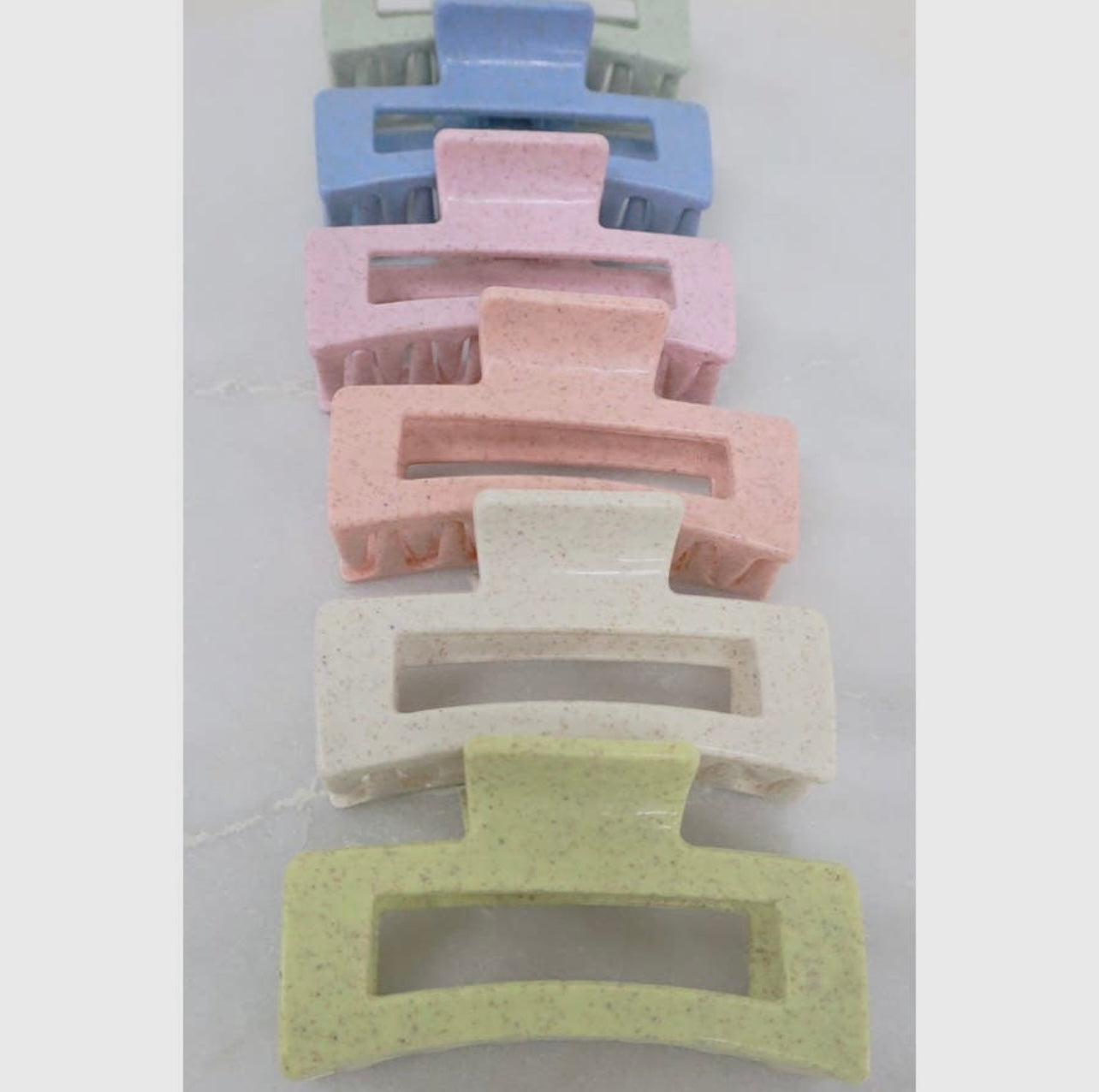 Dusted Rectangle Cutout Claw
