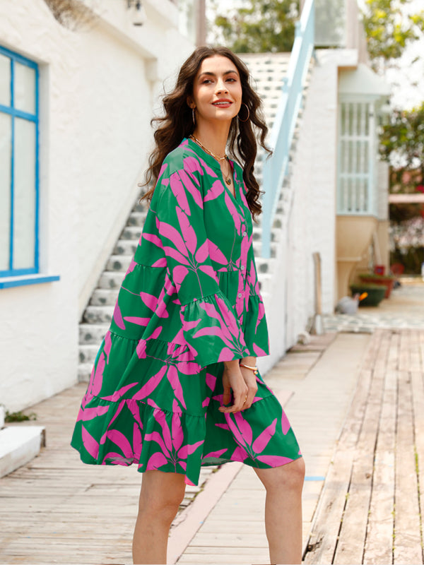 Women's floral print bell sleeve dress Vibe Boutique Women's floral print bell sleeve dress Vibe Boutique